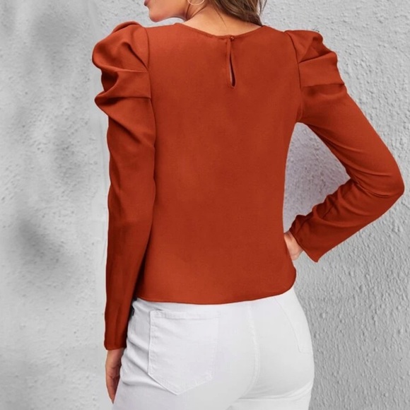 Boho gigot sleeve keyhole back blouse - Picture 14 of 16